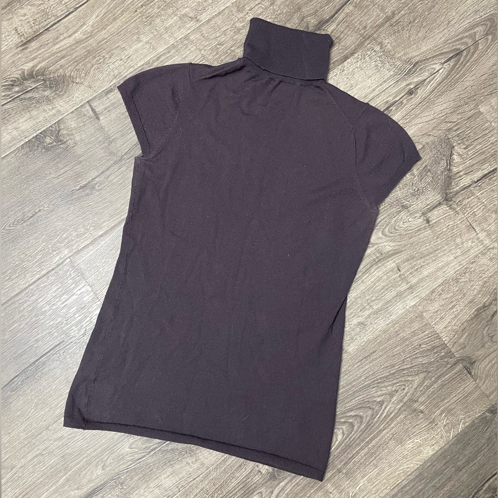 Theory short sleeve wool turtleneck sweater - size s/p